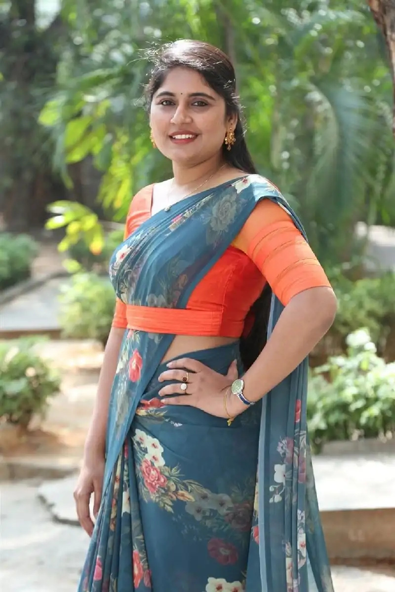 SONIA CHOWDARY STILLS IN SOUTH INDIAN BLUE SAREE 7